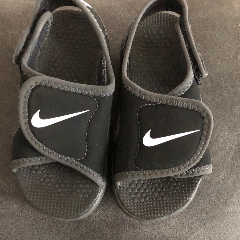 Excellent Condition Toddler Nike Sandals